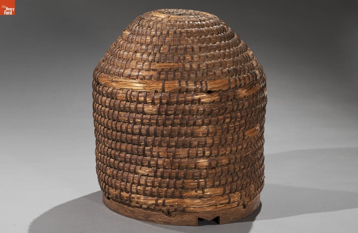 Woven structure with cylindrical bottom topped with a dome